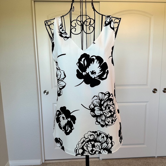 Banana Republic Tops - Banana Republic Tank Top - NWOT